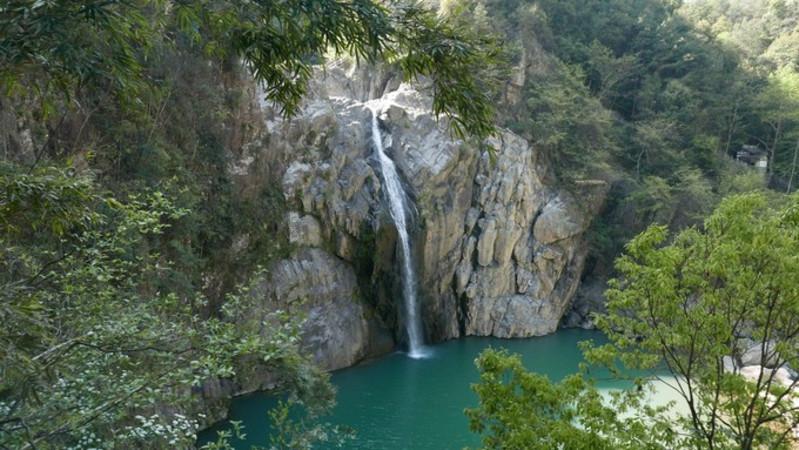 专业问答平台-英语the network of lakes and streams怎么翻译?,快速解答你的疑问